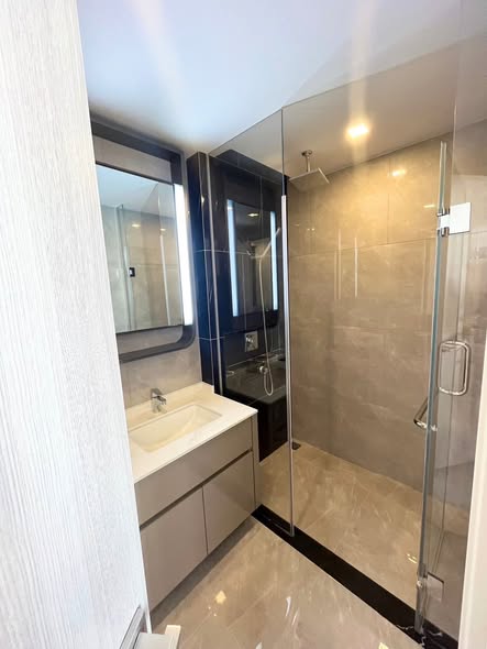 room interior of One9Five Asoke – Rama 9