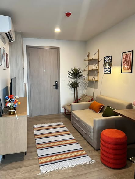living room of Origin Play Bangkhunnon Triple Station ออริจิ้น เพลย์ บางขุนนนท์ ทริปเปิ้ล สเตชั่น