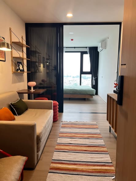 living room and room interior of Origin Play Bangkhunnon Triple Station ออริจิ้น เพลย์ บางขุนนนท์ ทริปเปิ้ล สเตชั่น