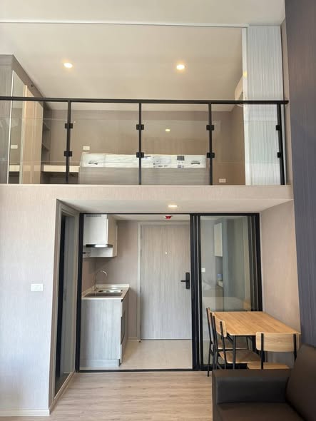room interior of Origin Plug & Play Sirindhorn Station