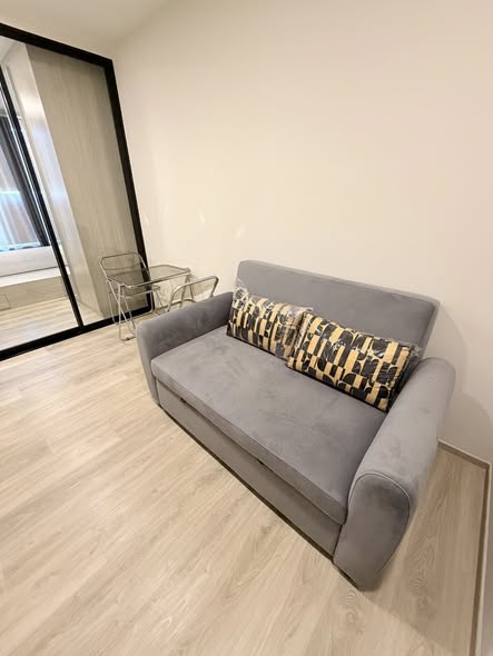 living room of Origin Plug & Play Srinakarin