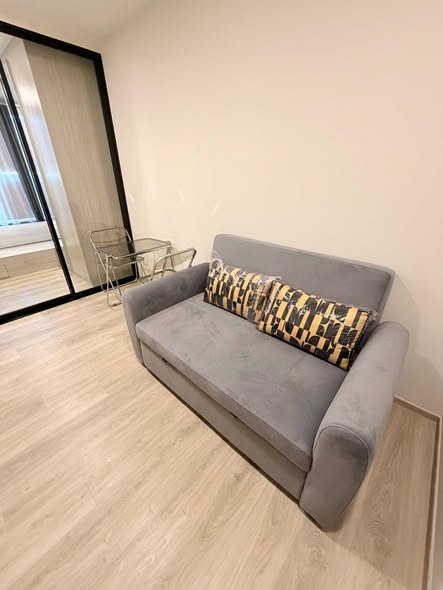 living room of Origin Plug & Play Srinakarin