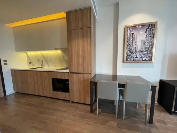room interior and kitchen of Origin Plug&Play Ramkhamhaeng Triple Station