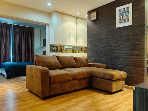 living room and bedroom of Pandaoplace Condominium Sukhumvit 50