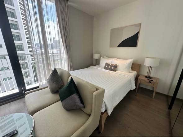 bedroom of Park Origin Phrom Phong