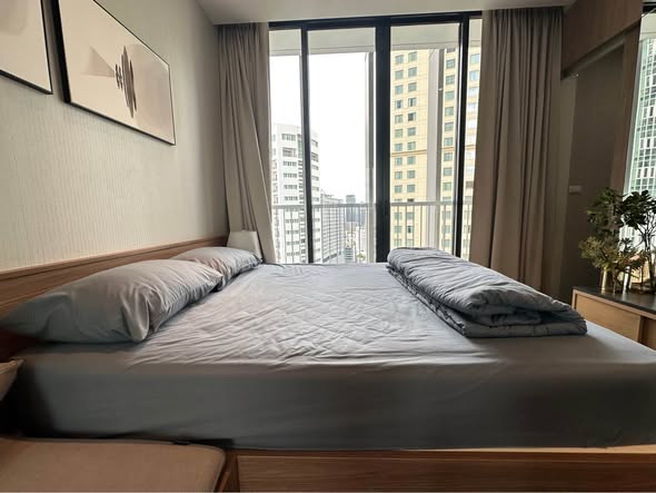bedroom of Park Origin Phrom Phong