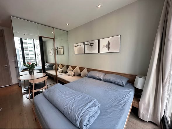bedroom of Park Origin Phrom Phong