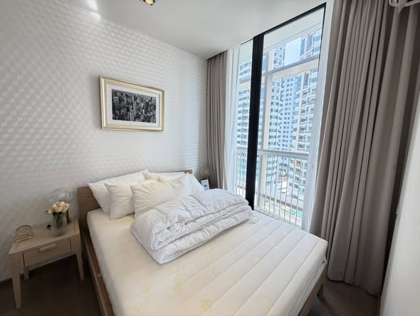 bedroom of Park Origin Phrom Phong