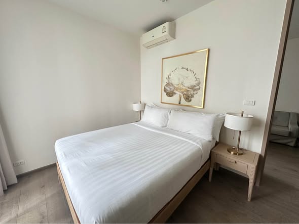 bedroom of Park Origin Phrom Phong