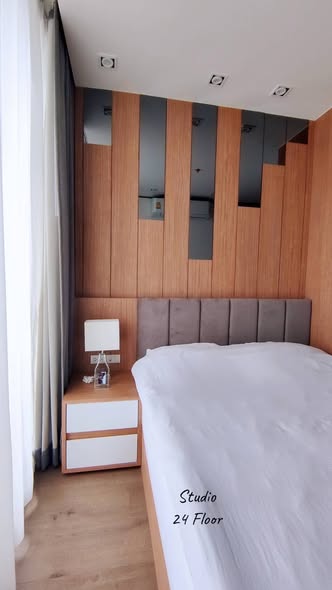 bedroom of Park Origin Phrom Phong