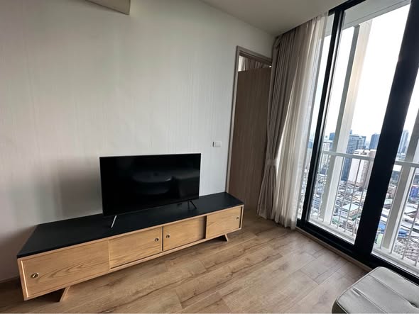 bedroom and room interior of Park Origin Phrom Phong