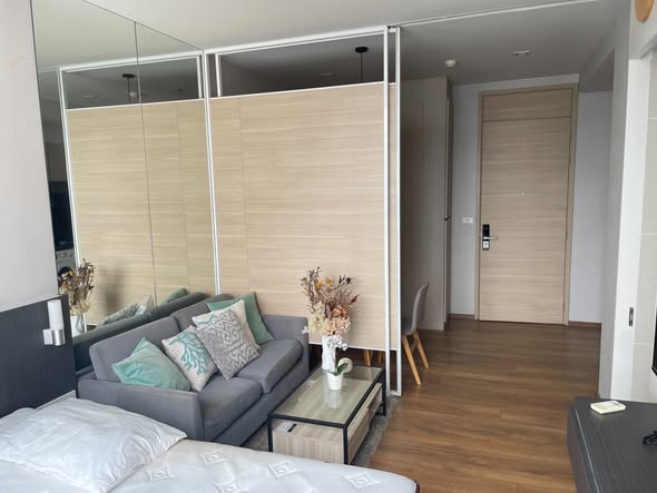 bedroom and room interior of Park Origin Phrom Phong