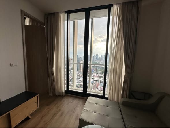 bedroom and room interior of Park Origin Phrom Phong