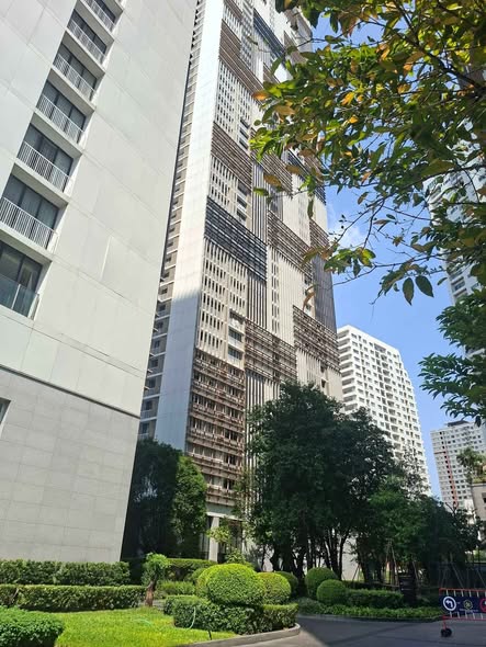 Park Origin Phrom Phong