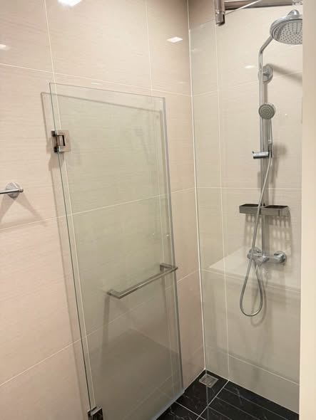 room interior and bathroom of Park Origin Phrom Phong