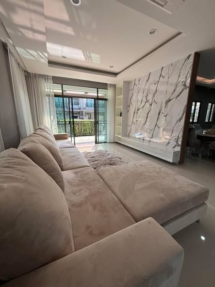 living room of ภัสสร บางนา-วงแหวน Passorn Bangna-Wongwaen