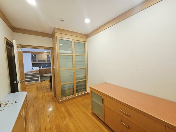 room interior of Pathum Wan Resort