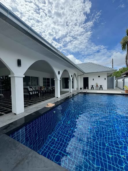 pool of Pattaya Land and House Village