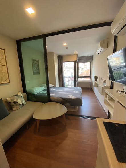 bedroom and room interior of Pause Sukhumvit 103