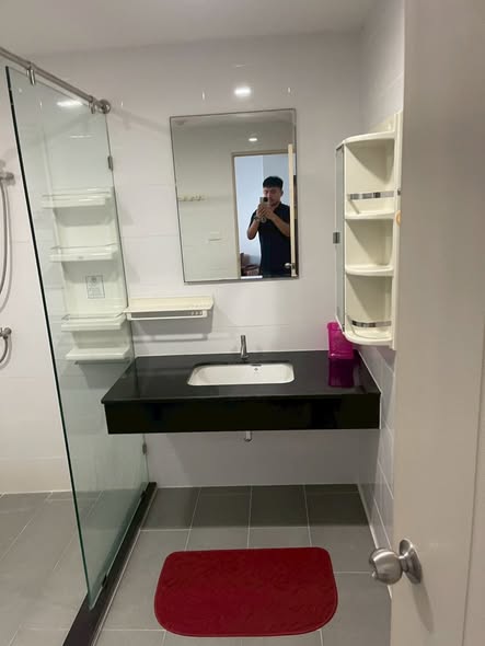 room interior and bathroom of PELA Wutthakat