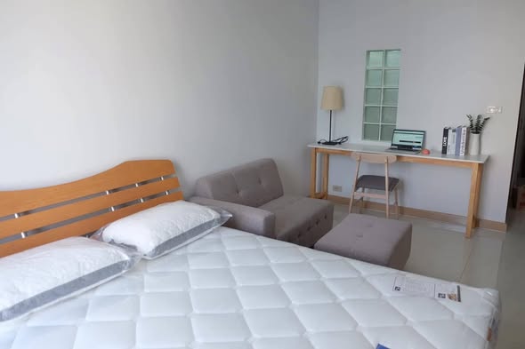 bedroom of Phaya Thai Place