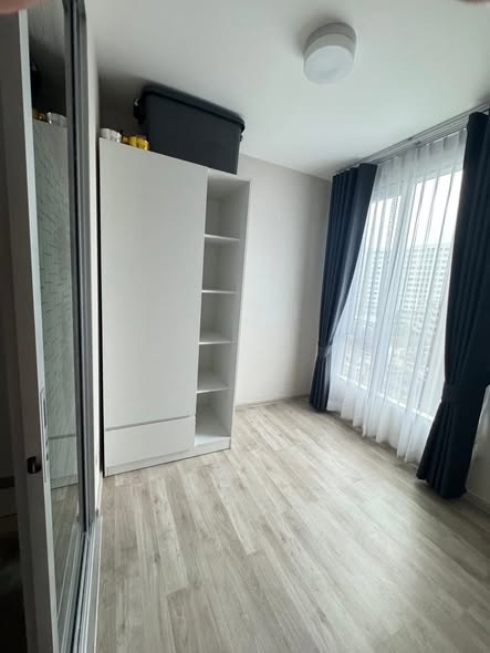 bedroom and room interior of PLUM CONDO ราม 60 อินเตอร์เชนจ์