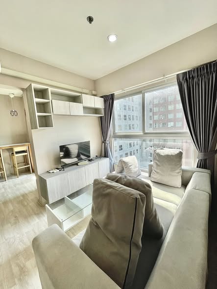 bedroom and living room of Plum Condo Ramkhamheng Station