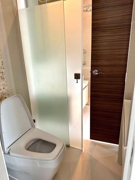 bathroom of Q Asoke
