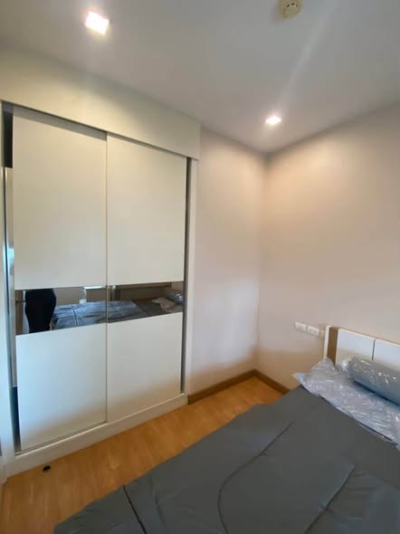 bedroom and room interior of Q House Sukhumvit 79