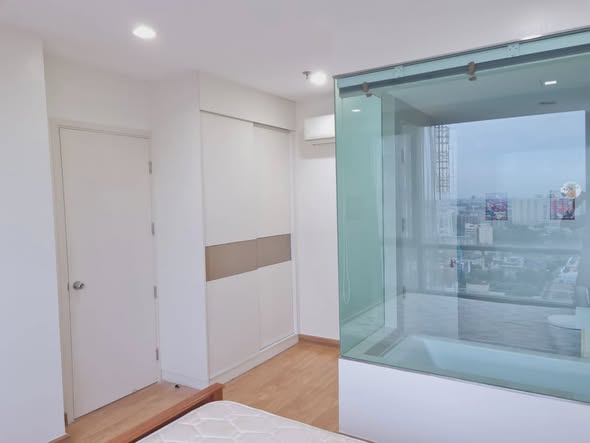 room interior of Q House Sukhumvit 79