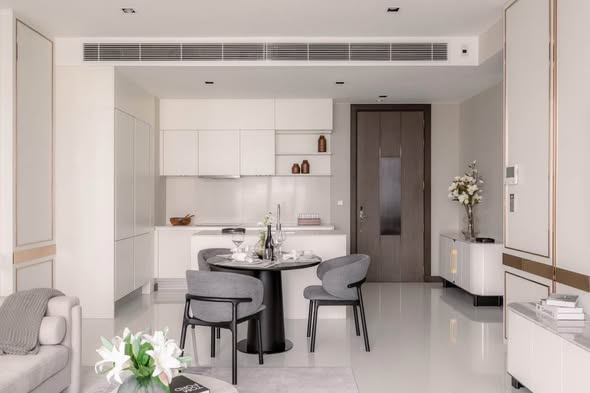 living room of Q1 Sukhumvit Condo by Q House