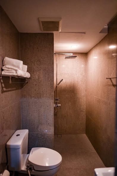 bathroom of Qube Suites Sukhumvit 46