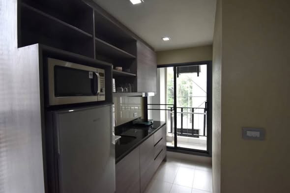 kitchen of Qube Suites Sukhumvit 46