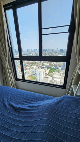 bedroom of Quinn Ratchada 17