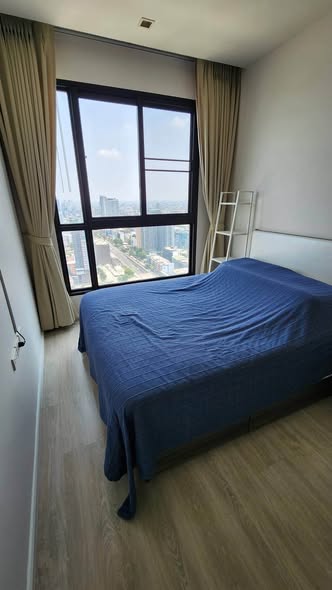 bedroom of Quinn Ratchada 17