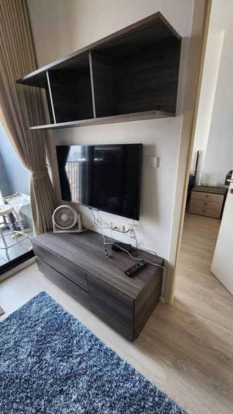 living room and room interior of Quinn Ratchada 17