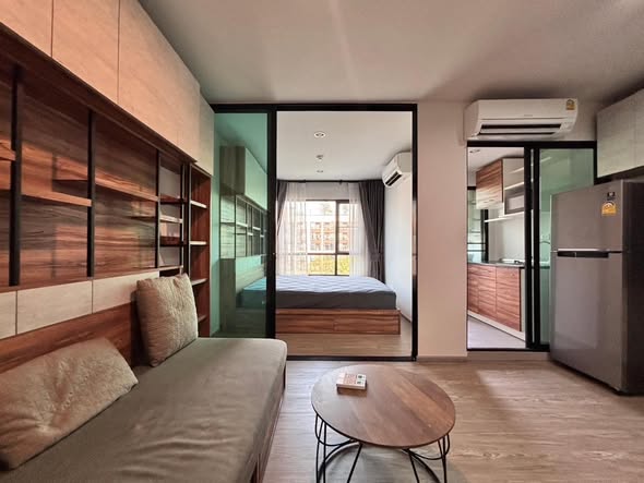 bedroom and room interior of REACH Phahon Yothin 52 (รีช พหลโยธิน 52)