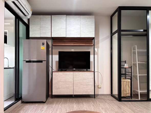 room interior and kitchen of REACH Phahon Yothin 52 (รีช พหลโยธิน 52)