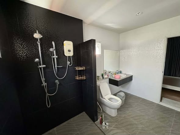 bathroom of Regent 71 Place