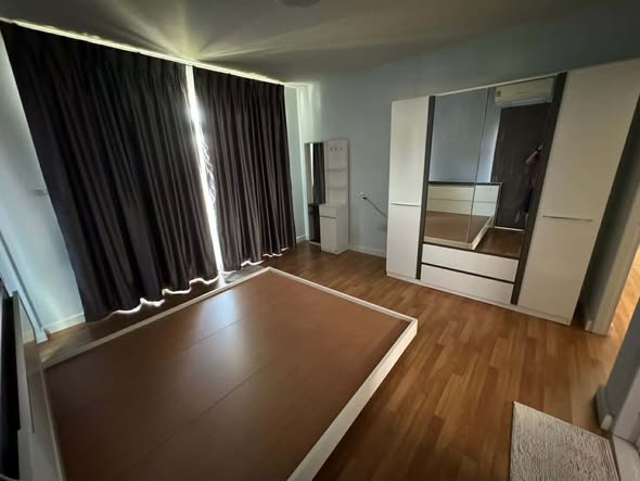 bedroom and room interior of Regent 71 Place