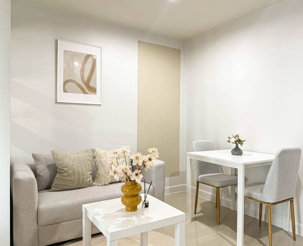 living room and room interior of Regent Home 2