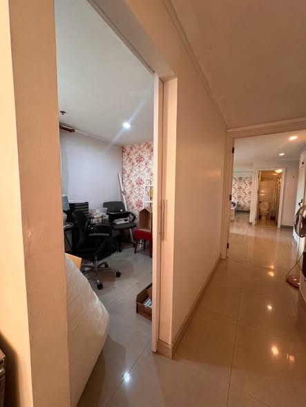 room interior of Regent Home 5 Condo