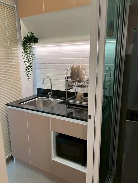 bathroom and kitchen of Regent Home Bangna (รีเจ้นท์โฮม บางนา)