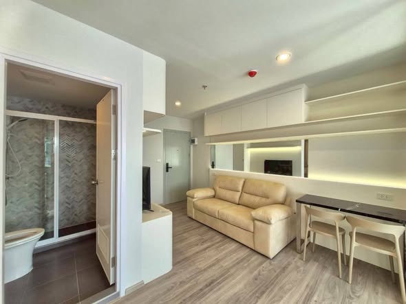 living room and room interior of Regent Home Bangna (รีเจ้นท์โฮม บางนา)