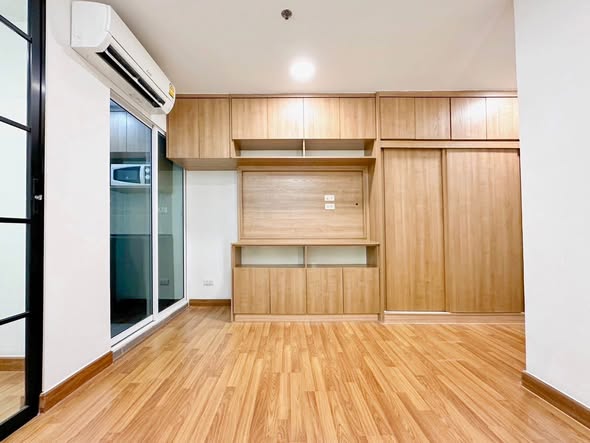 room interior of Regent Home Bangson 27