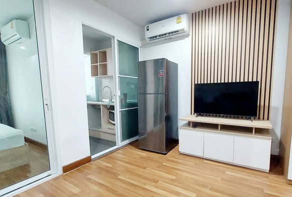 bedroom and room interior of Regent Home Sukhumvit 81