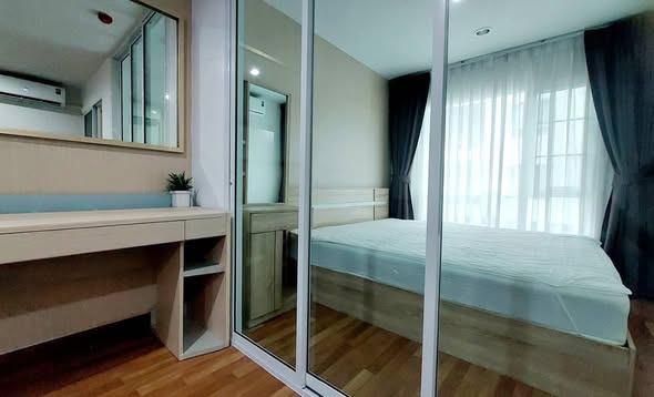 bedroom and room interior of Regent Home Sukhumvit 81