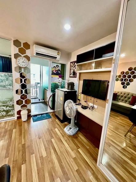 bedroom and room interior of Regent Home Sukhumvit 81