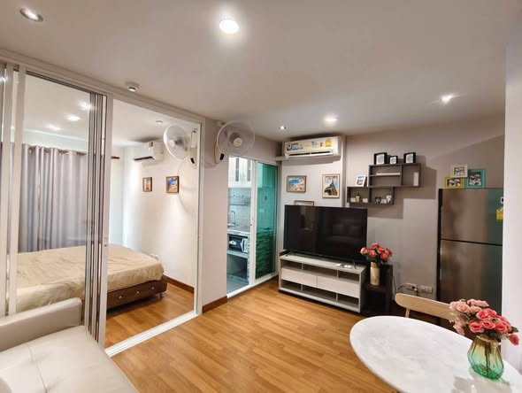 bedroom and room interior of Regent Home Sukhumvit 81