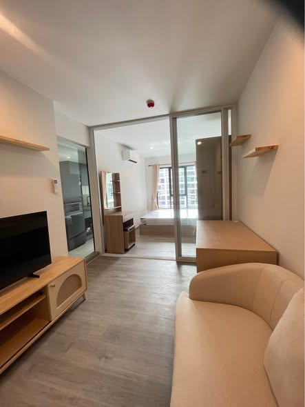 living room and room interior of Regent Home Wutthakat